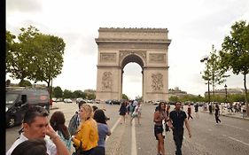 Champs Elysees Apartment 1